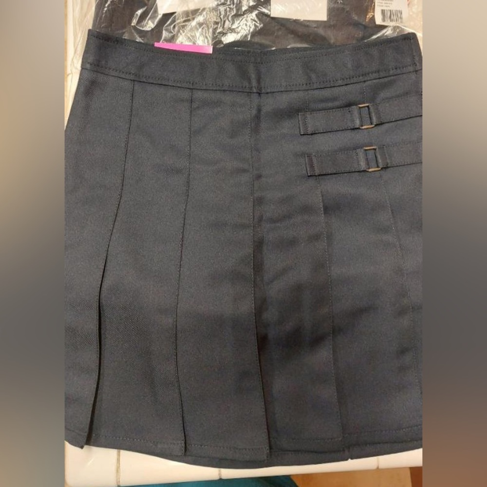 BRAND NEW🎉🎉 3 Girls Navy Skorts!